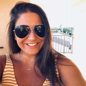 Meet your Posher, Alexis